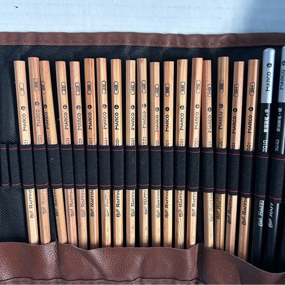 29 pcs drawing sketch pencil set with canvas roll - Picture 2 of 11